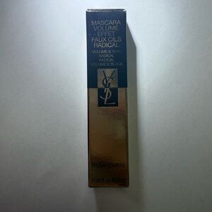 Yves Saint Laurent Radical Volume Effect Mascara Black over Black